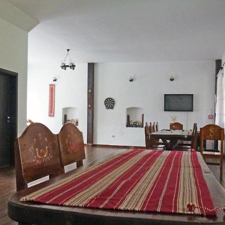 Hotel Sura Pietrei Craiului Zărneşti Exterior foto