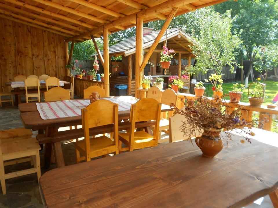 Hotel Sura Pietrei Craiului Zărneşti Exterior foto